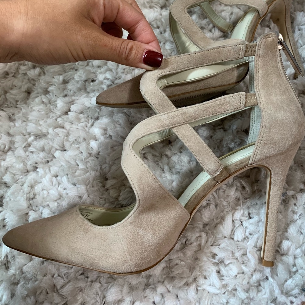 Suede BCBG heels 6